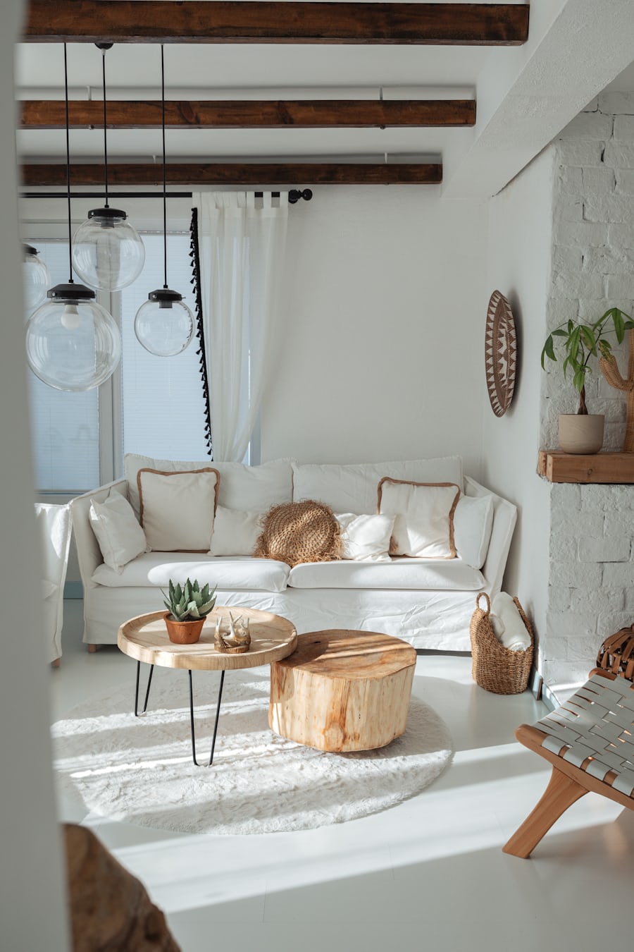 Mountain-view master suite